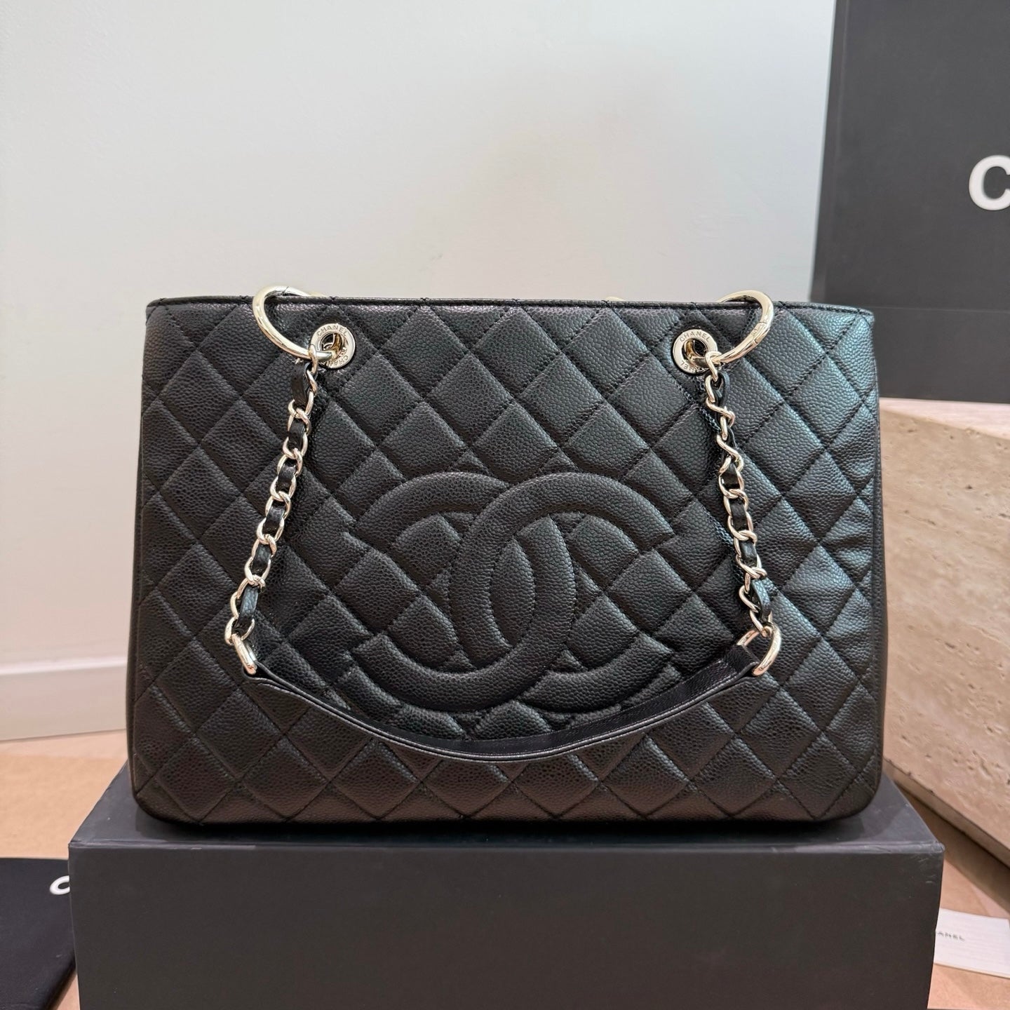 Cuero | Quilted Shopper Tote