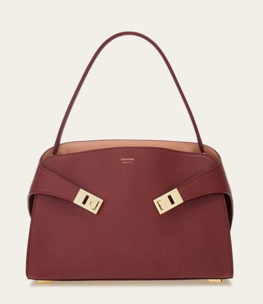 Cuero | Hug soft bicolor shoulder bag