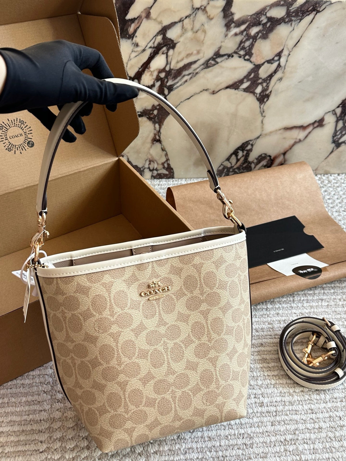 Cuero | Signature Bucket Bag