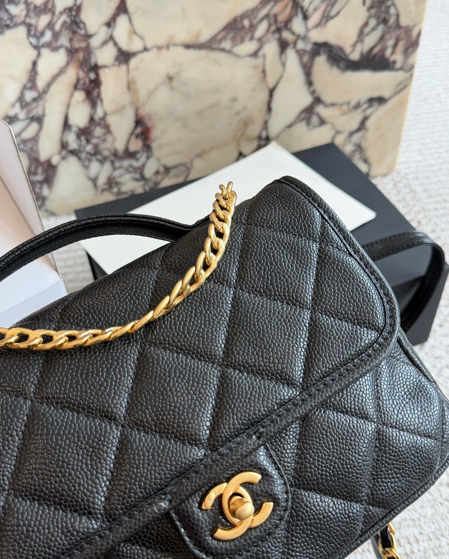 Cuero | Quilted Chain Top Handle Bag