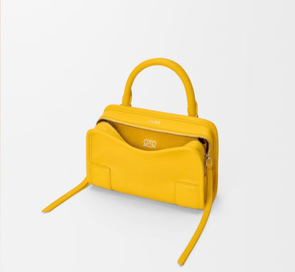 Cuero | Mini Amazona 180 bag in suede