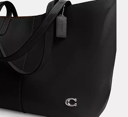 Cuero | North Tote 32