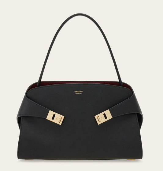 Cuero | Hug soft bicolor shoulder bag