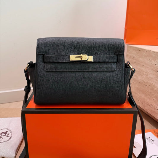 Cuero | Structured Crossbody Bag