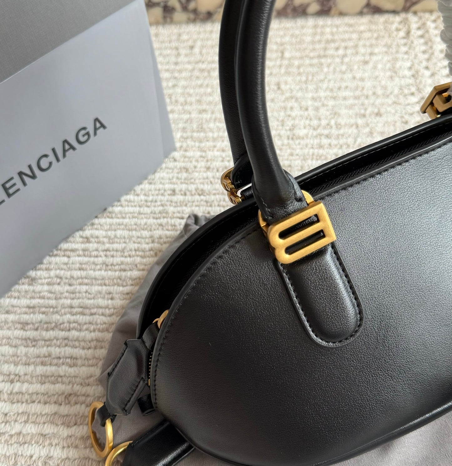 Cuero | Structured Dome Top-Handle Bag