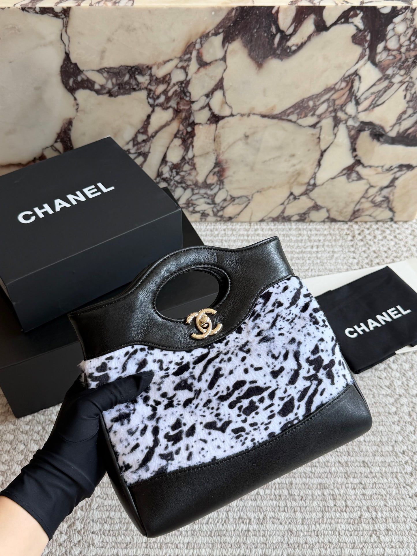 Cuero | Printed Top-Handle Bag Black and White
