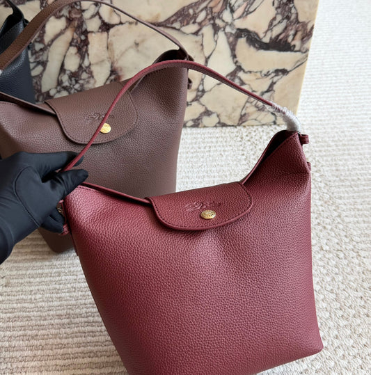 Cuero | Pebbled Leather Hobo Shoulder Bag