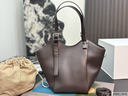Cuero | Zip Detail Buckle Handle Tote Bag - Chocolate Brown