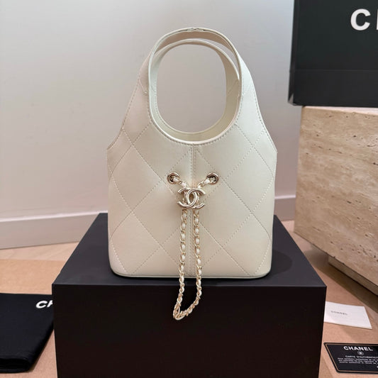 Cuero | Quilted Hobo Bag