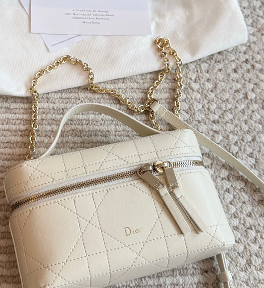 Cuero | Ivory Quilted Vanity Bag