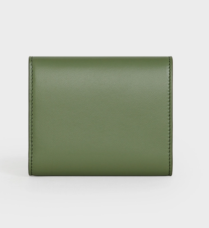 Cuero | SMALL WALLET TRIOMPHE IN SHINY CALFSKIN LIPSTICK