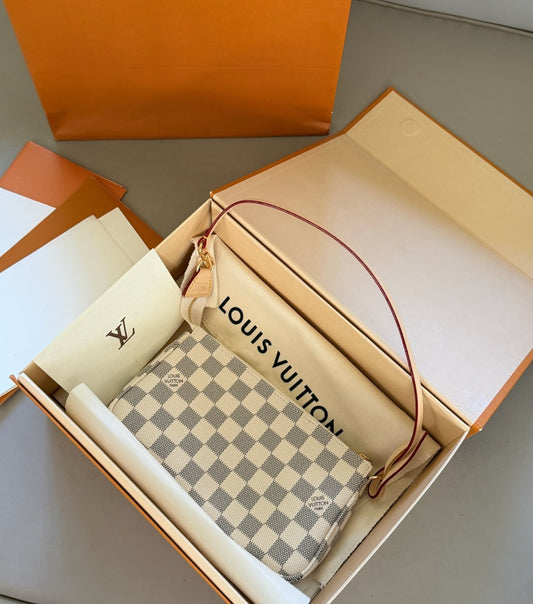 Louis Vuitton Pochette Accessoires – Damier Azur Canvas