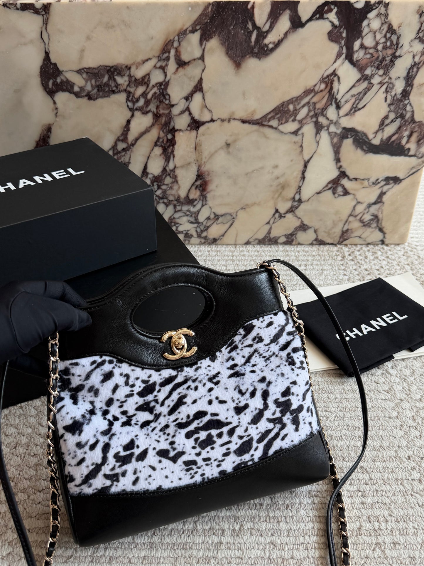 Cuero | Printed Top-Handle Bag Black and White