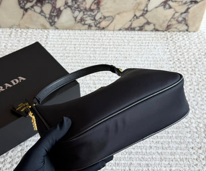 Cuero | Nylon Shoulder Bag