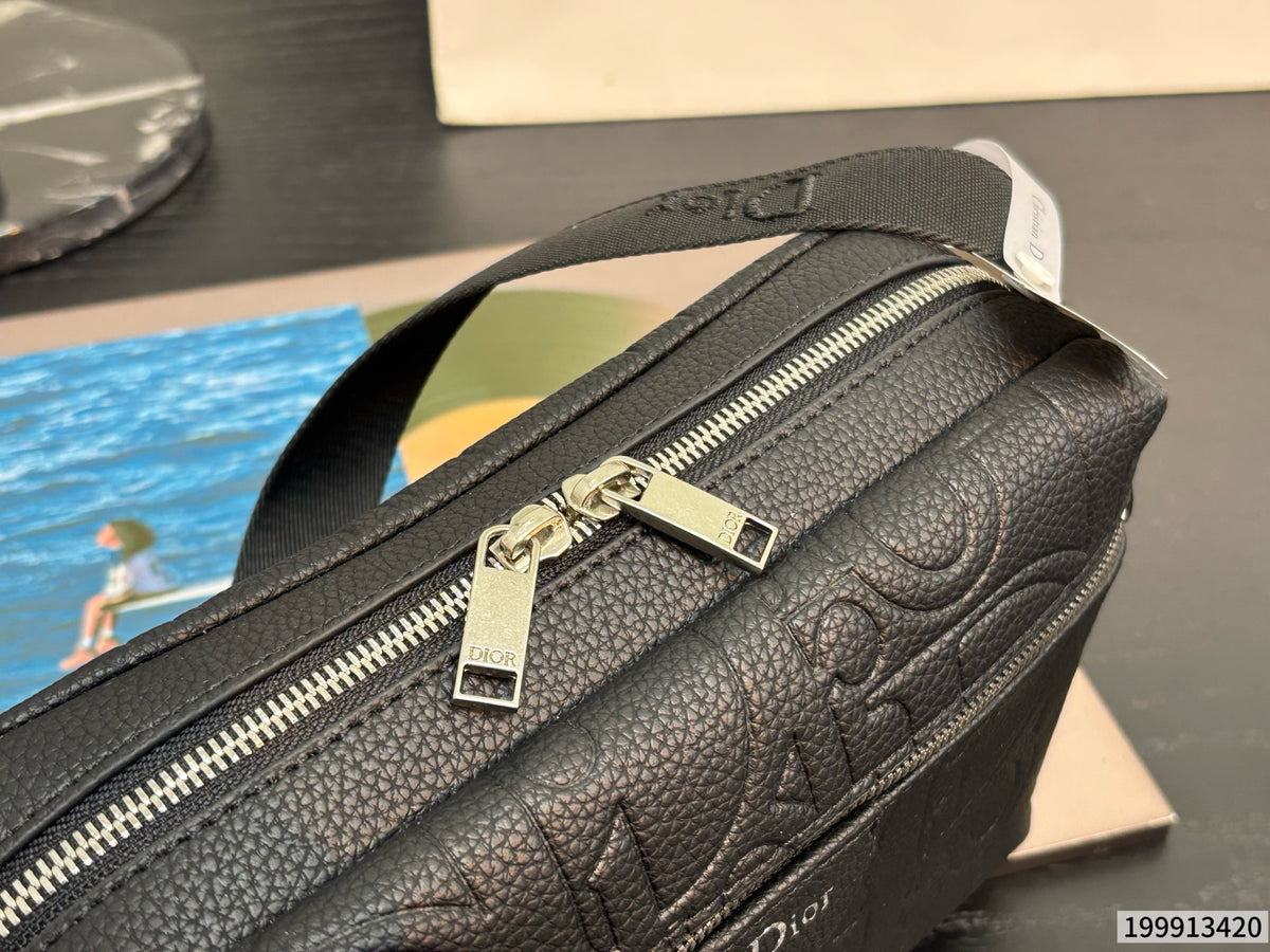 Cuero | Logo Embossed Crossbody Messenger Bag - Noir Black
