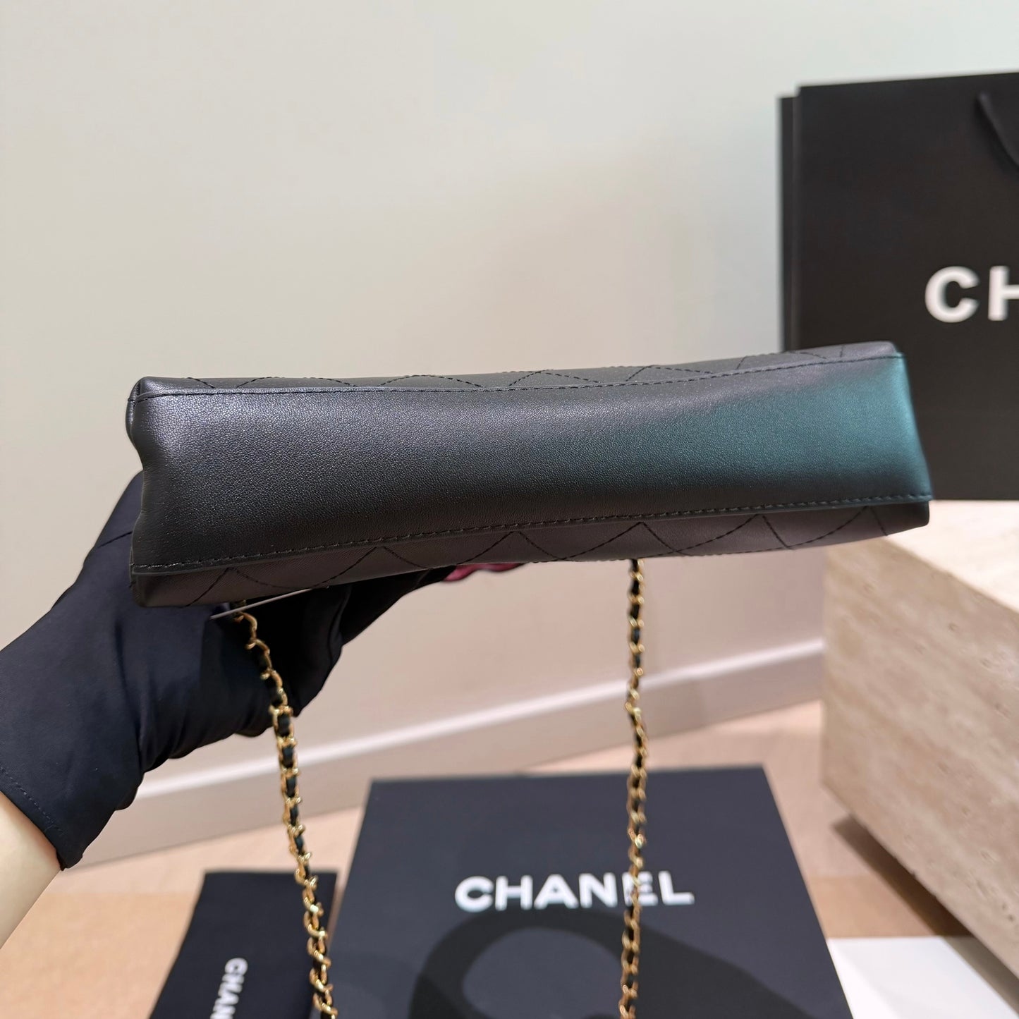 Cuero | Quilted Triangle Top-Handle Bag