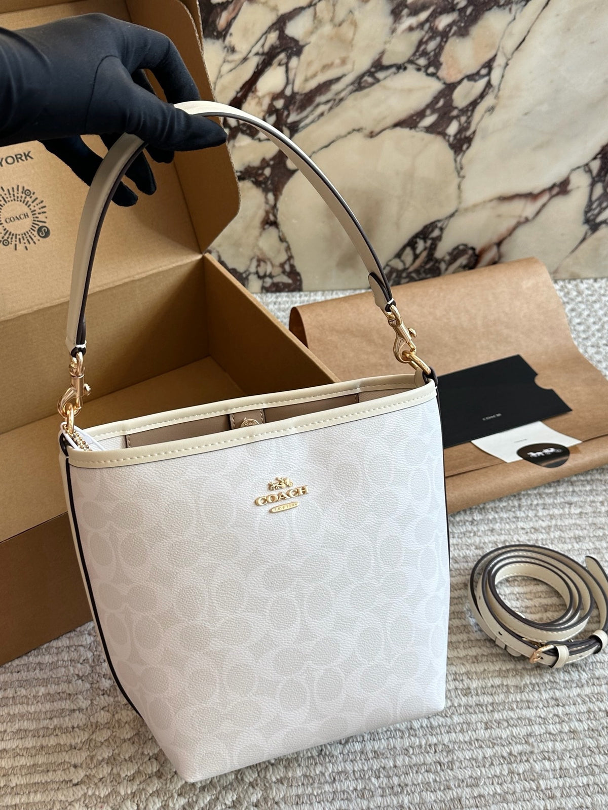 Cuero | Signature Bucket Bag