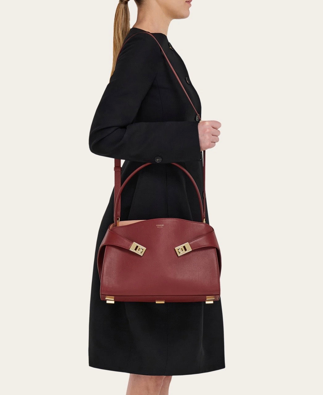 Cuero | Hug soft bicolor shoulder bag