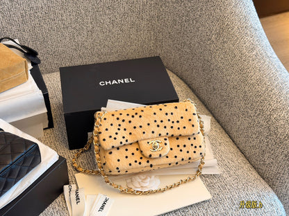 Cuero | Mini Flap Bag Beige Polka Dot
