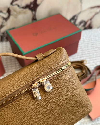 Cuero | Pebbled Top-Handle Pouch