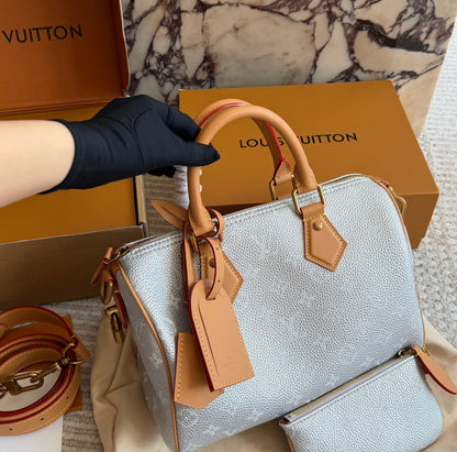 Cuero | Boston 25 Bag with Pouch