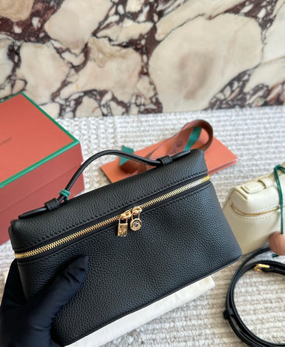 Cuero | Pebbled Top-Handle Pouch