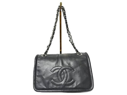 Cuero | Caviar Large Timeless Flap Shoulder Bag Black