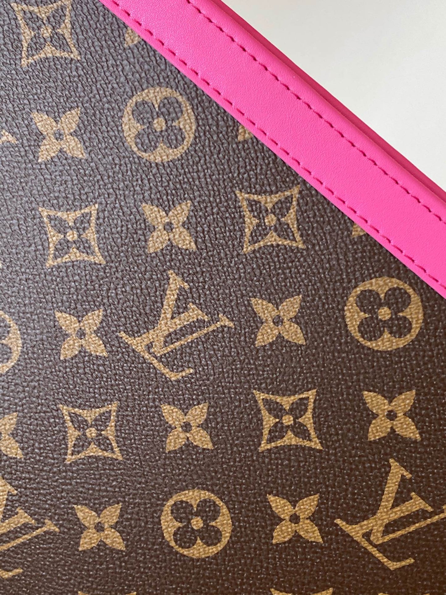 Cuero | Flat Zip Pouch Pink Edge