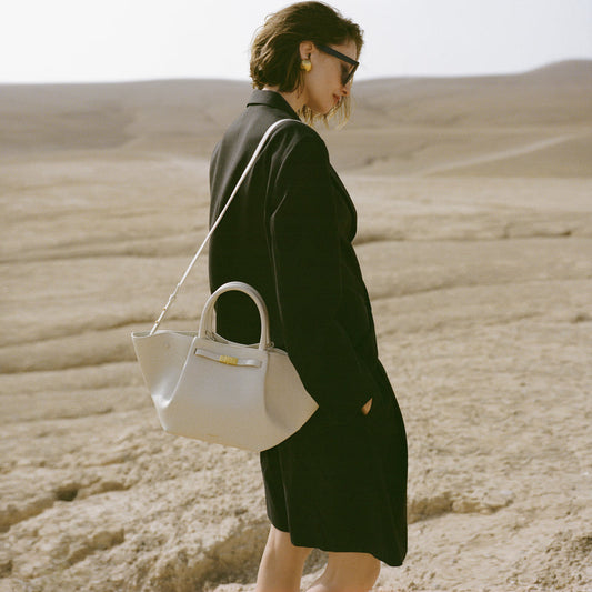 Cuero | Demellier The Midi New York Offwhite small Grain Ecru Stitching