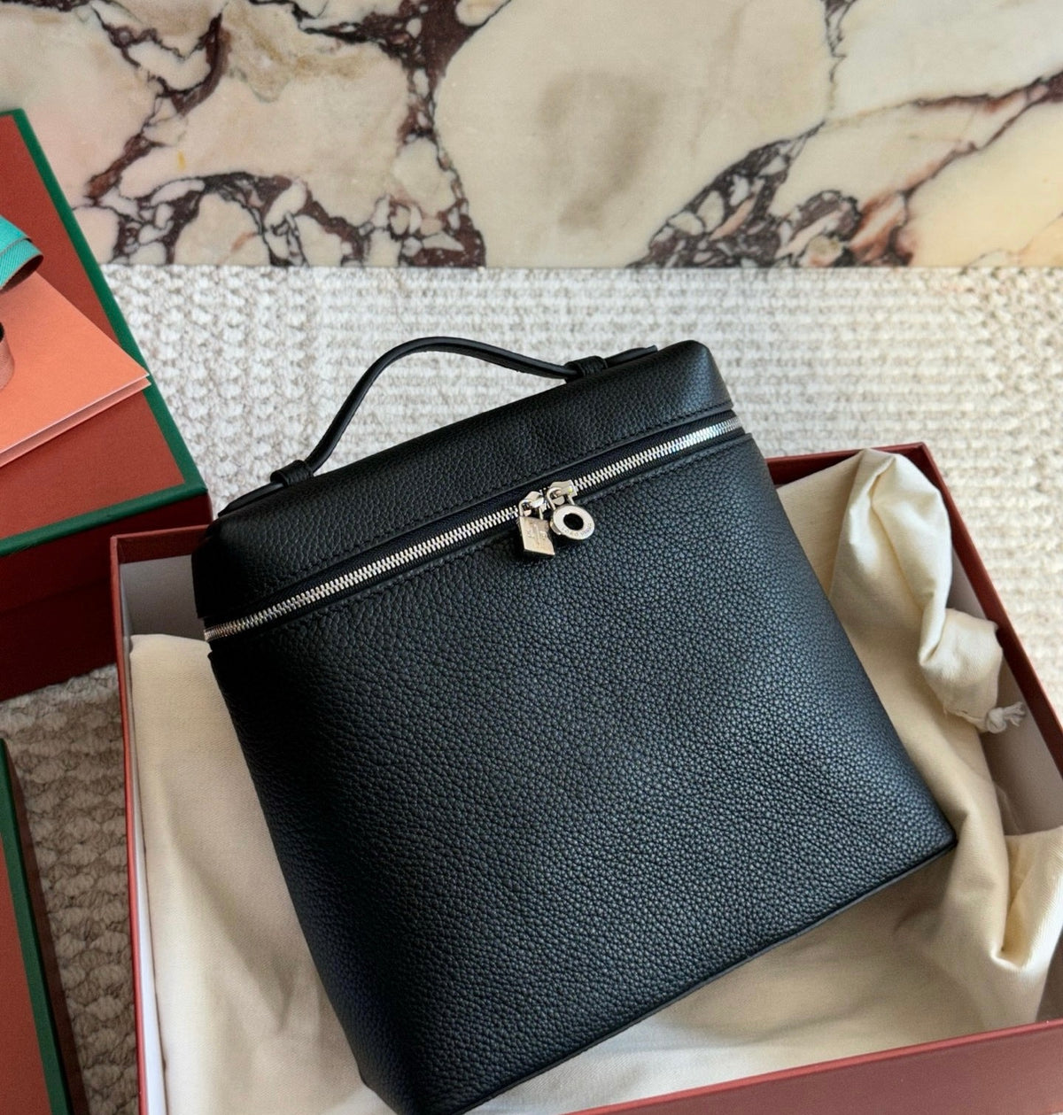 Cuero | Pebbled Leather Shoulder Bag