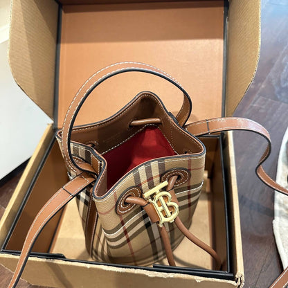 Cuero | small TB leather bucket bag