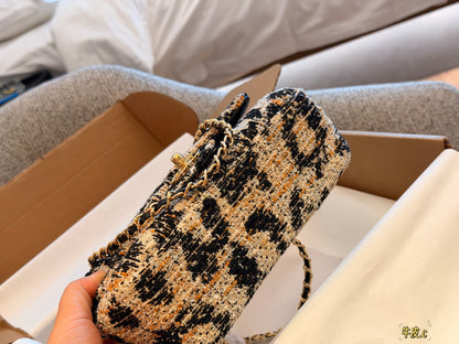 Cuero | Tweed Flap Shoulder Bag