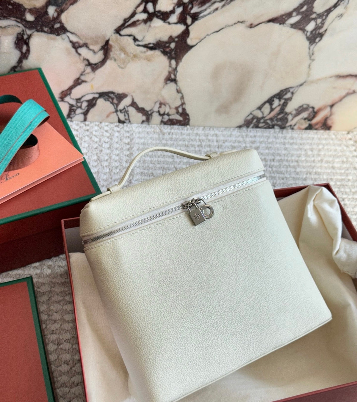 Cuero | Pebbled Leather Shoulder Bag