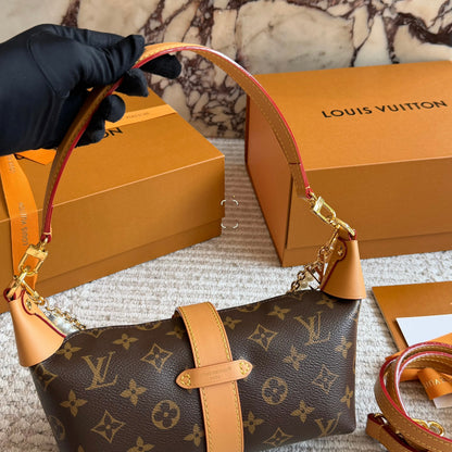 Cuero | Pearl-Chain Mini Shoulder Bag
