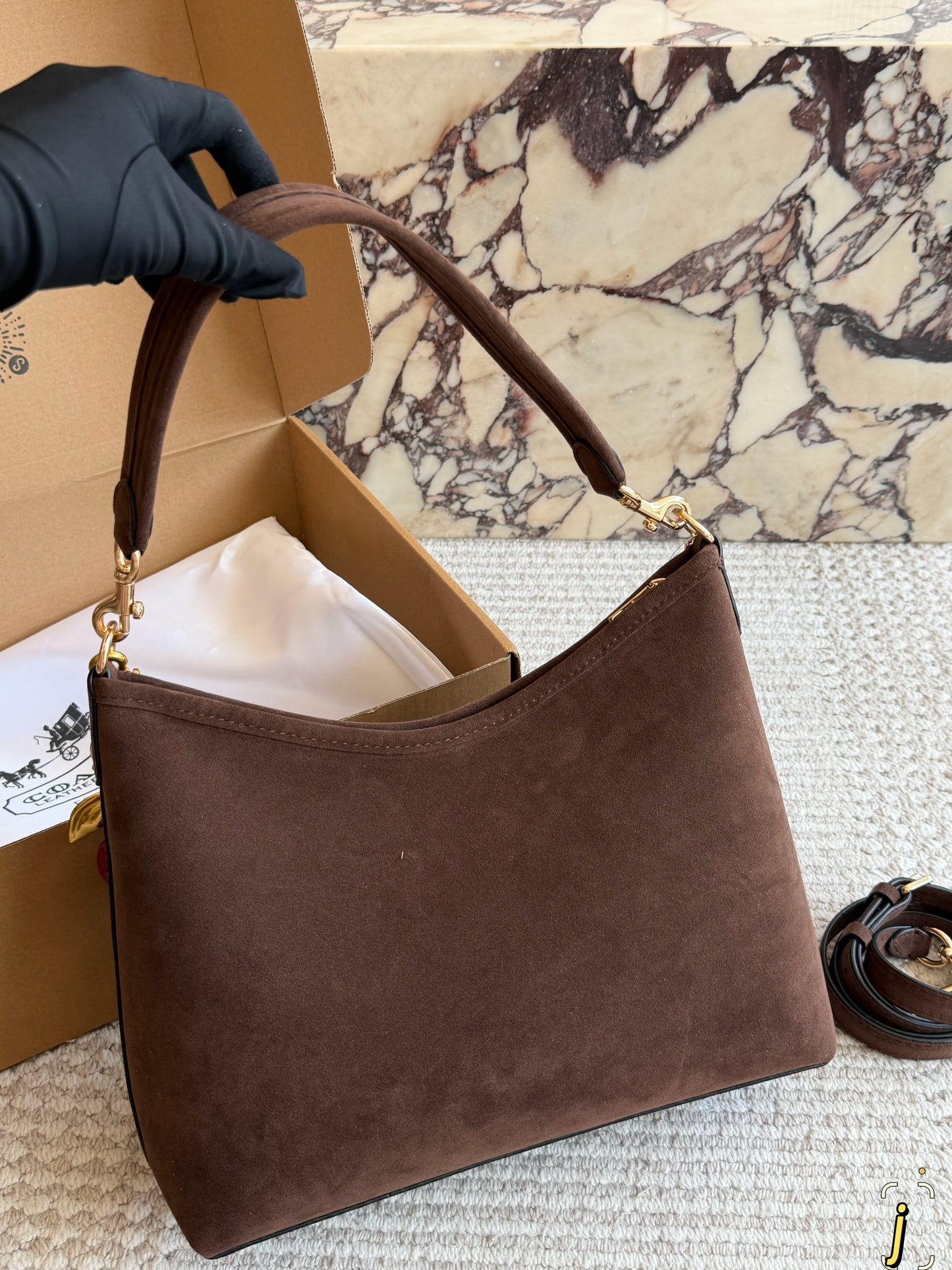 Cuero | Suede Shoulder Bag Brown