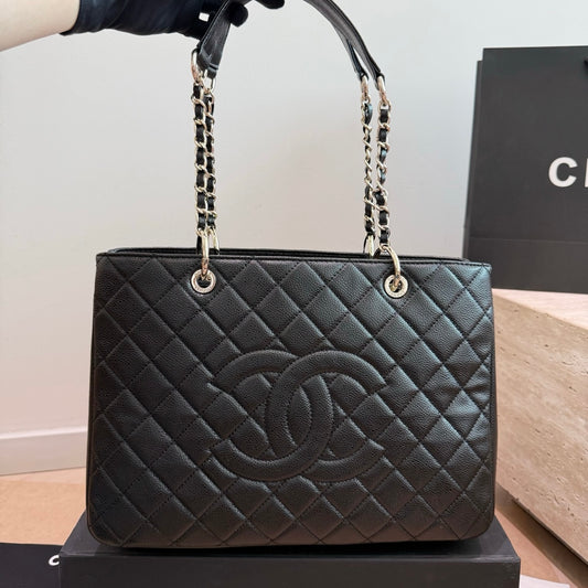 Cuero | Quilted Shopper Tote