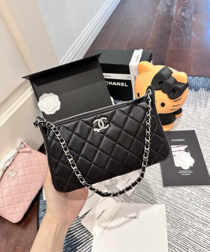 Cuero | Diamond Quilted Zip Pouch Shoulder Bag - Noir Black