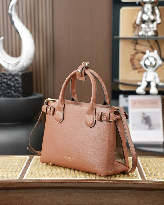 Burberry Banner Tote – Grain Leather with Check Lining