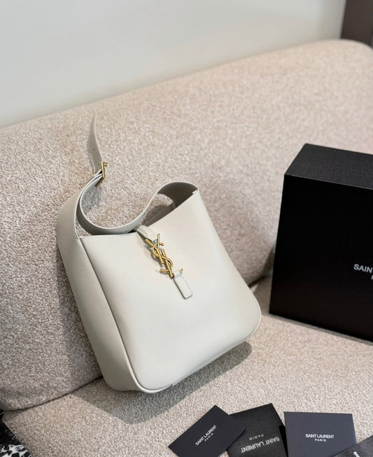 Saint Laurent Small Le 5 À 7 Shoulder Bag