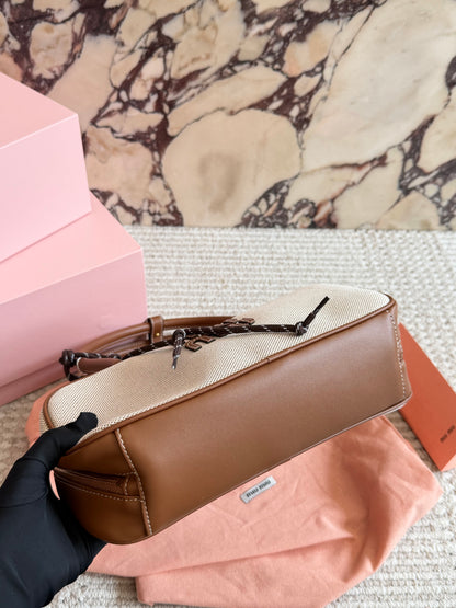 Cuero | Canvas & Leather Barrel Bag