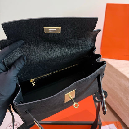 Cuero | Structured Crossbody Bag