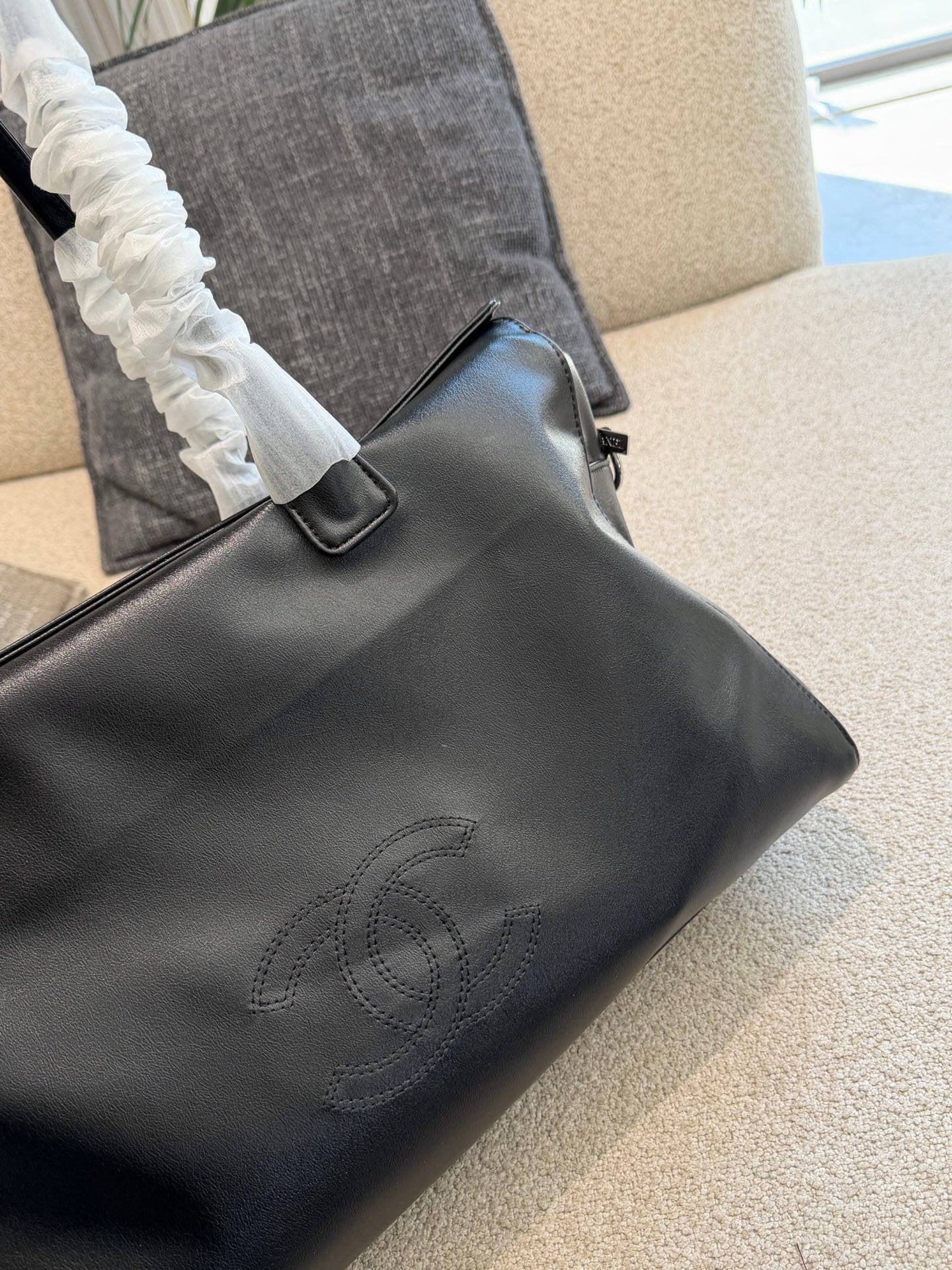 Cuero | Soft Minimal Shoulder Bag