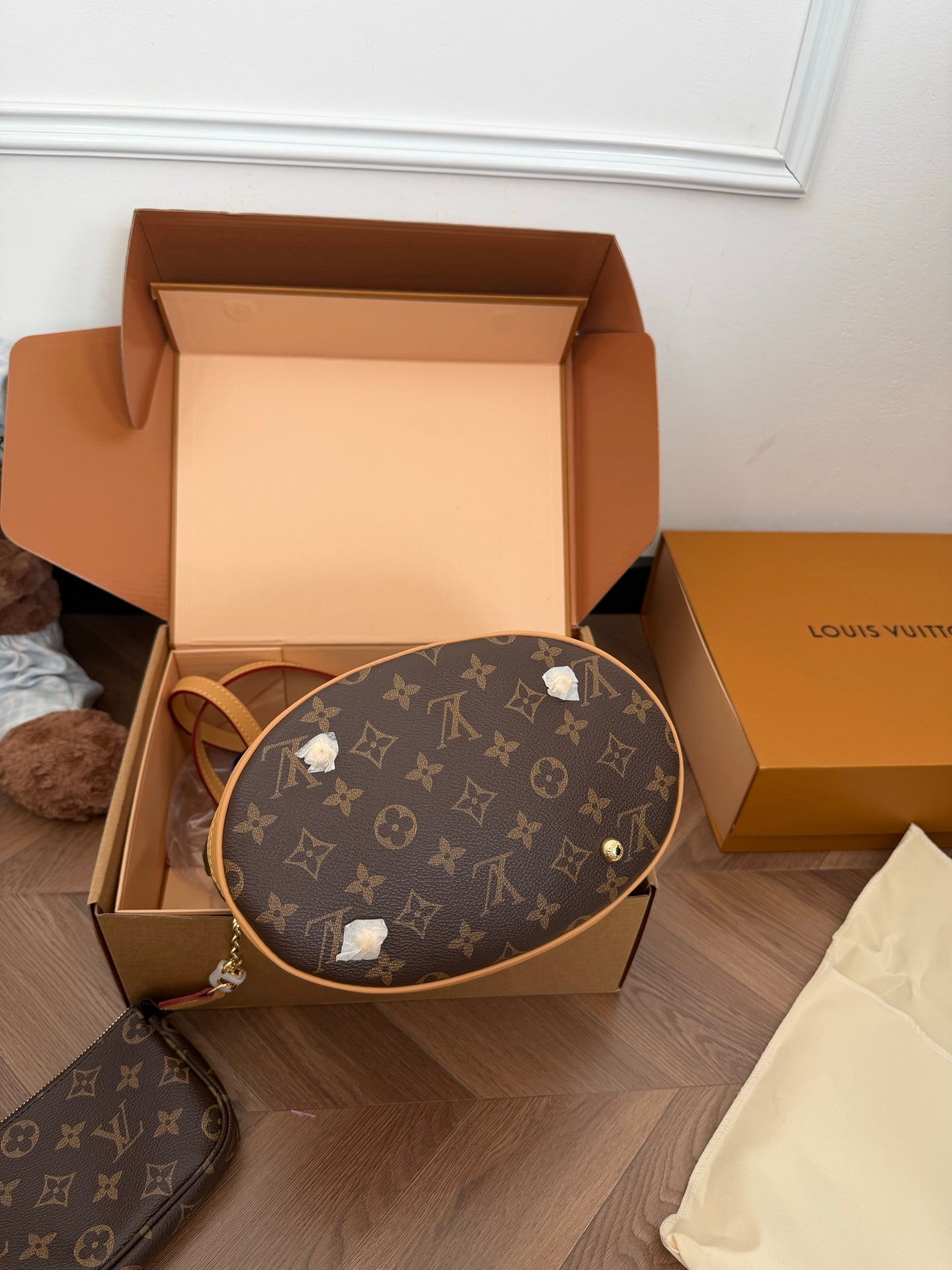 Cuero | Monogram Bucket Tote Bag Brown