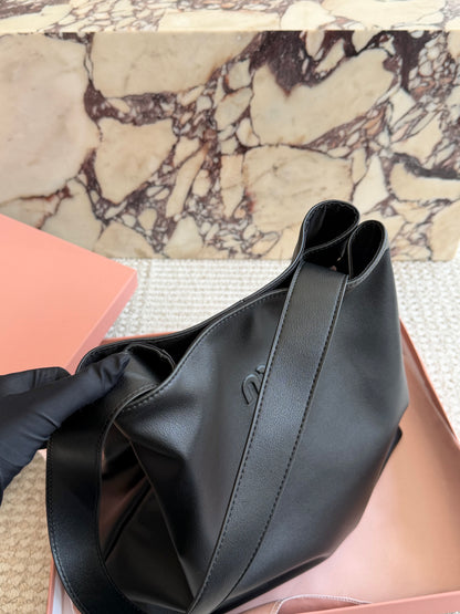 Cuero | Logo Embossed Hobo Shoulder Bag - Noir Black
