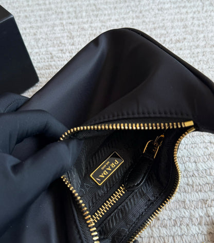Cuero | Nylon Shoulder Bag