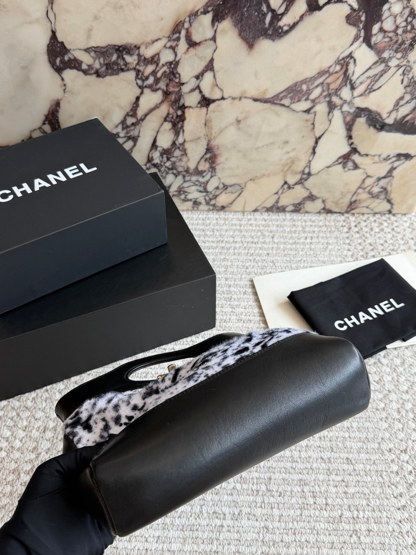 Cuero | Printed Top-Handle Bag Black and White