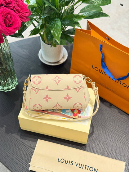 Cuero | Two-Tone Monogram East-West Flap Crossbody - Cream Pink
