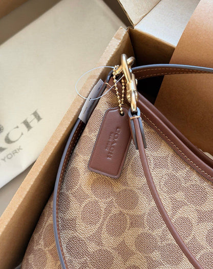 Cuero | Laurel Shoulder Bag In Signature Canvas