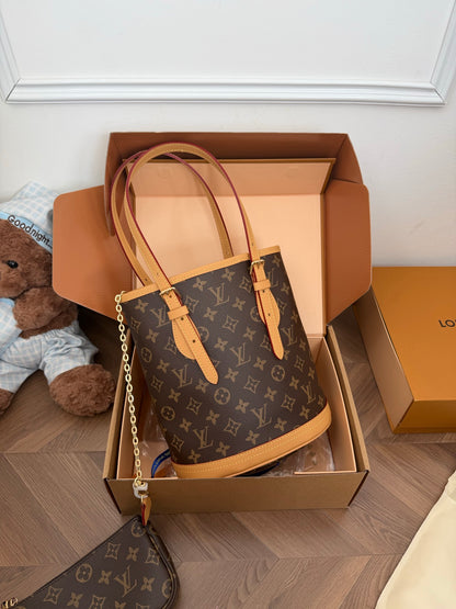 Cuero | Monogram Bucket Tote Bag Brown