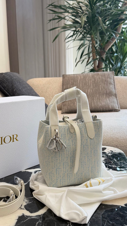 Cuero | Mini Bucket Bag Light Blue